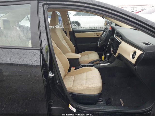 2017 Toyota COROLLA LE photo 5