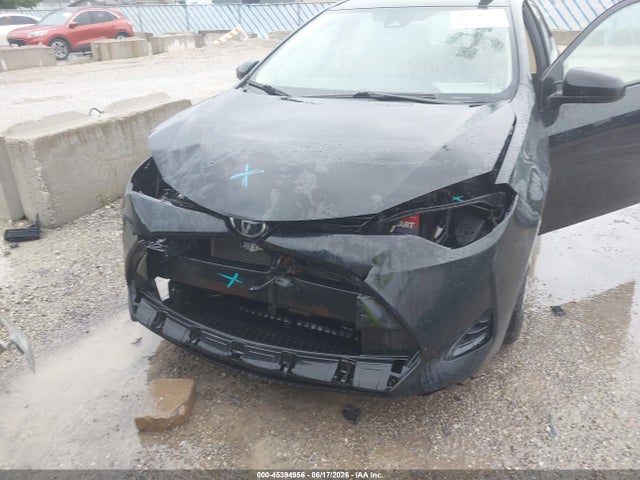 2017 Toyota COROLLA LE photo 6