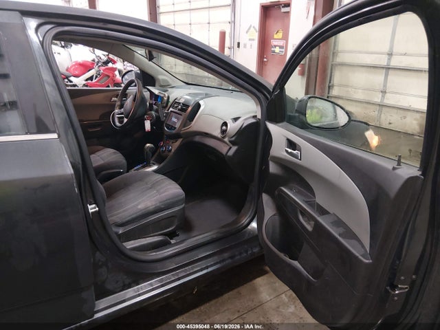 صورة 5 لـ 2014 Chevrolet SONIC LT AUTO