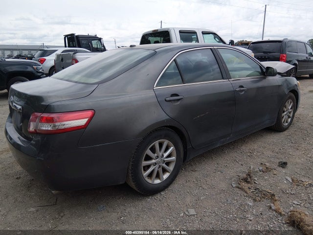 2011 Toyota CAMRY XLE V6 — фото 4