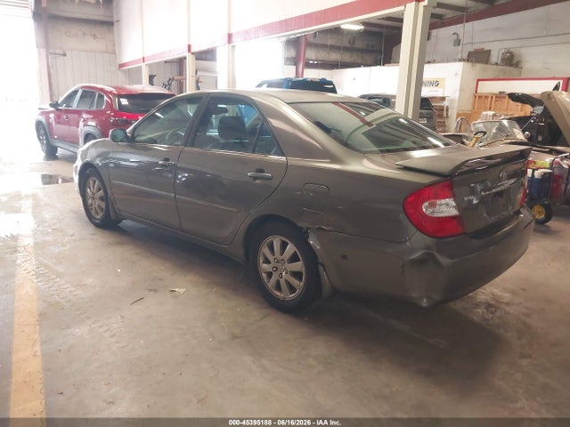 2004 Toyota CAMRY XLE photo 3