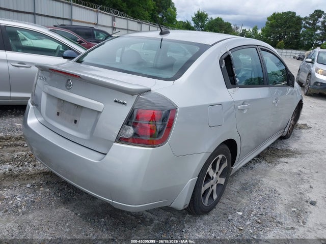 2012 Nissan SENTRA 2.0 SR 照片 4
