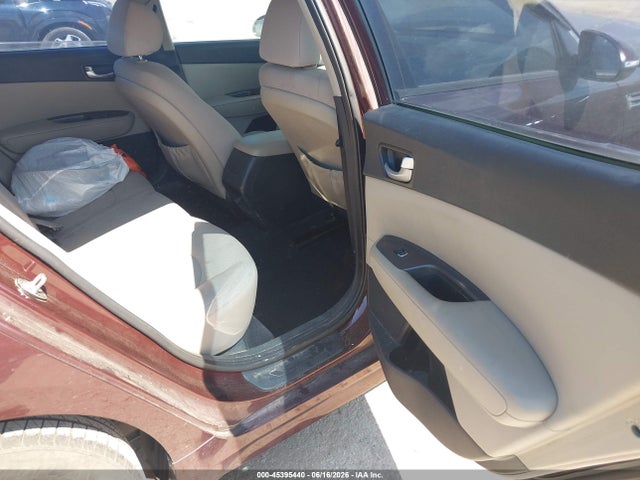 صورة 8 لـ 2016 KIA OPTIMA LX