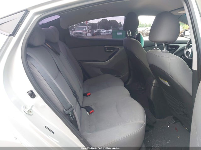 2016 Hyundai ELANTRA SE — фото 8