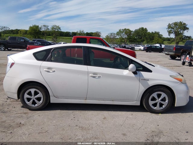 2013 Toyota PRIUS THREE — миниатюра 14