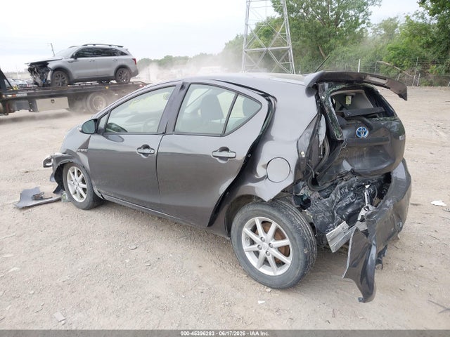 صورة 3 لـ 2014 Toyota PRIUS C THREE