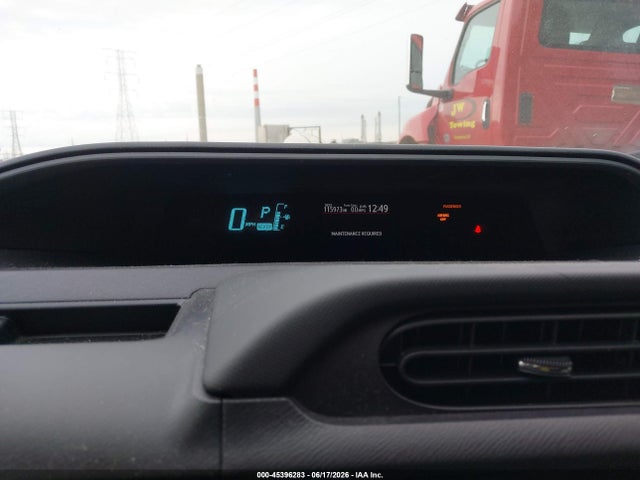 صورة 7 لـ 2014 Toyota PRIUS C THREE