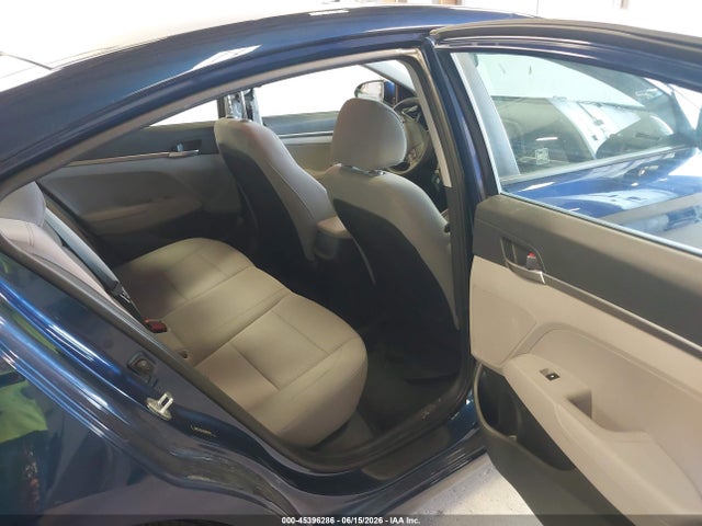 صورة 8 لـ 2020 Hyundai ELANTRA SE
