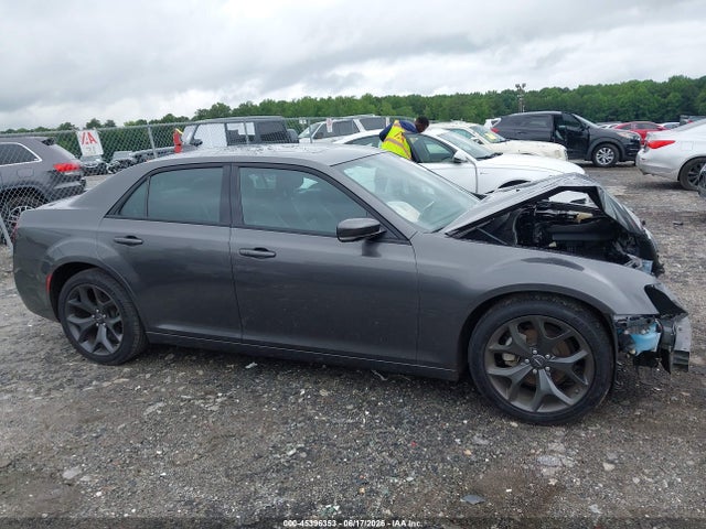 2023 Chrysler 300 300S 照片 14