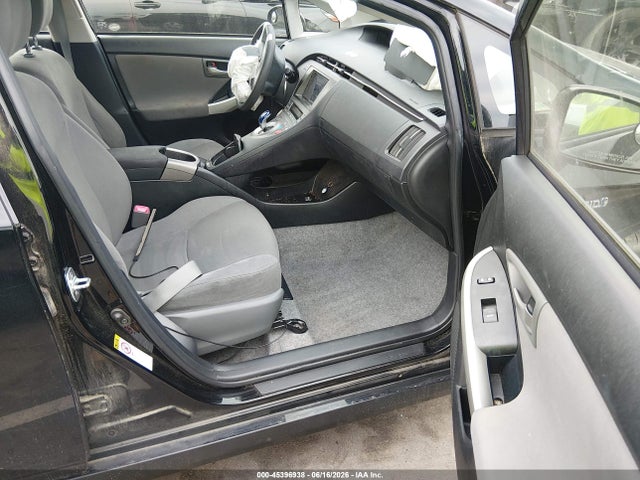 2013 Toyota PRIUS TWO 照片 5