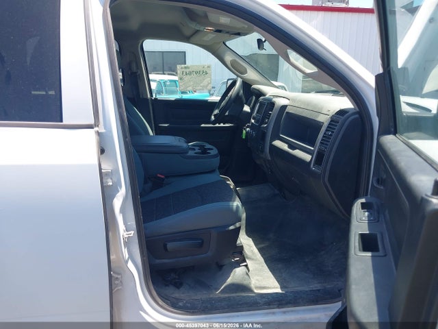 صورة 5 لـ 2019 RAM 1500 CLASSIC TRADESMAN 4X4 5'7 BOX