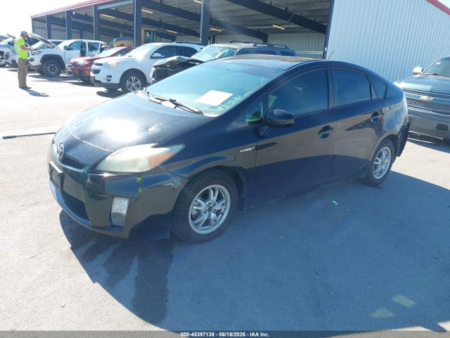 2011 Toyota PRIUS TWO photo 2