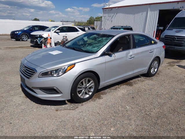 2016 Hyundai SONATA SE — фото 2