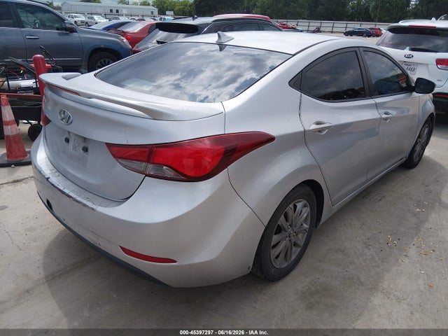 2015 Hyundai ELANTRA SE — фото 4