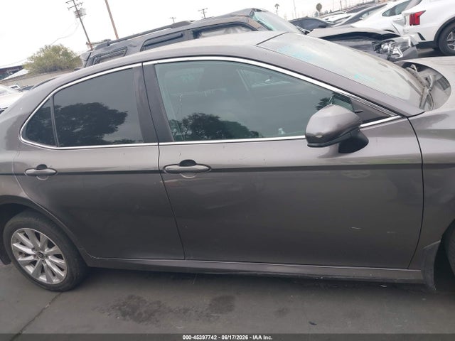 صورة مصغرة 14 لـ 2020 Toyota CAMRY LE
