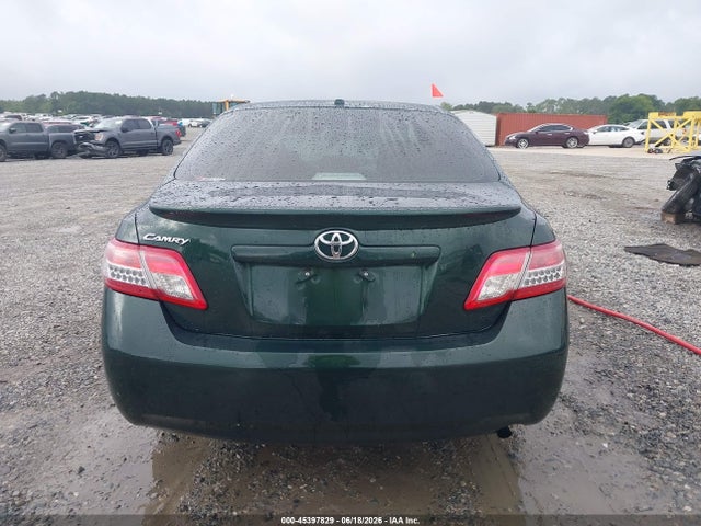 2010 Toyota CAMRY LE — миниатюра 16