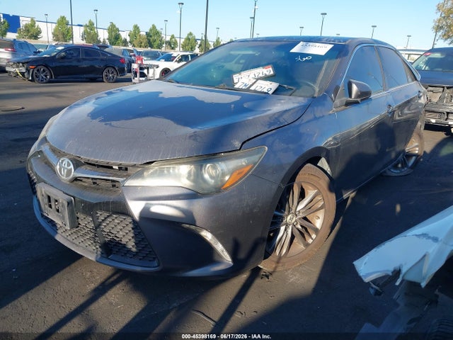 2016 Toyota CAMRY SE — фото 2