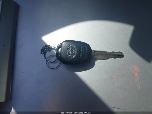 2014 Toyota CAMRY LE thumbnail 11