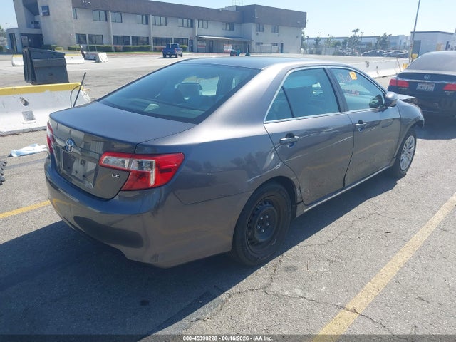 2014 Toyota CAMRY LE photo 4