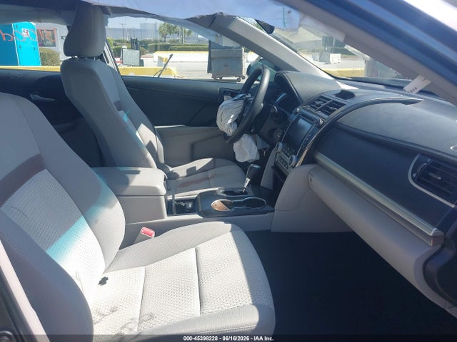 2014 Toyota CAMRY LE photo 5