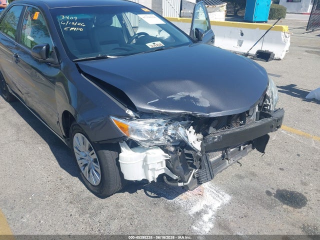 2014 Toyota CAMRY LE photo 6