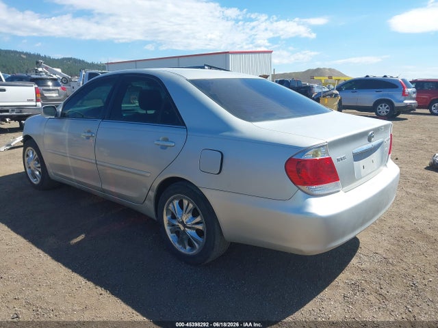 2005 Toyota CAMRY LE photo 3