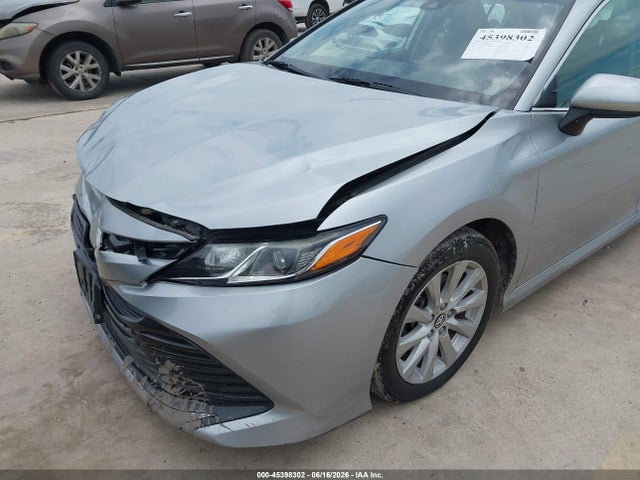 2019 TOYOTA CAMRY LE 17