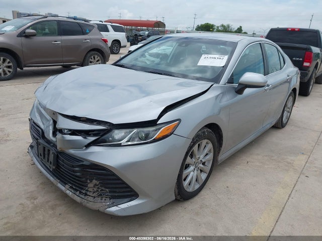 2019 TOYOTA CAMRY LE 2