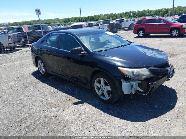 2014 TOYOTA CAMRY SE