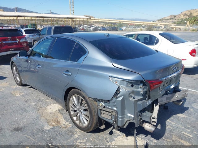 2018 Infiniti Q50 3.0T LUXE photo 3