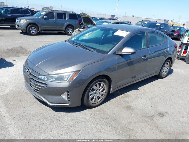 2019 Hyundai ELANTRA SE photo 2