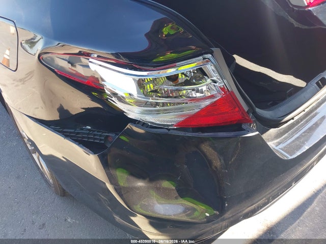2017 TOYOTA CAMRY SE 17