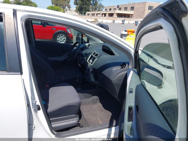 2009 Toyota YARIS 照片 5