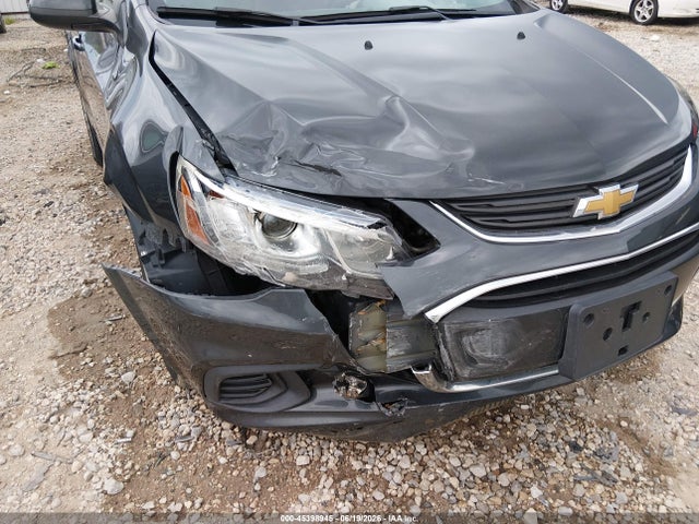 صورة 6 لـ 2017 Chevrolet SONIC LS AUTO