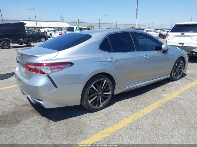2018 Toyota CAMRY XSE 照片 4