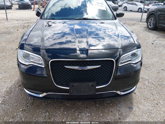 2018 Chrysler 300 TOURING — миниатюра 12