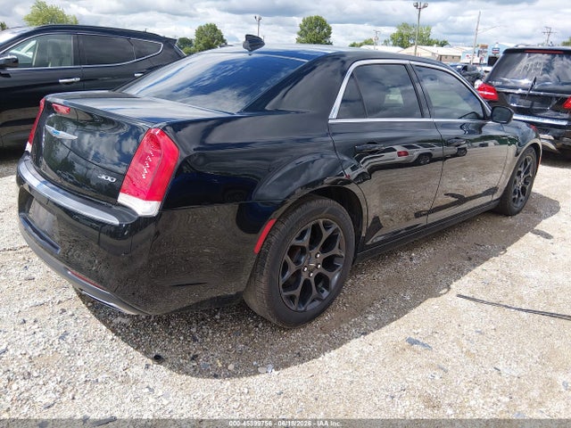 2018 Chrysler 300 TOURING — фото 4