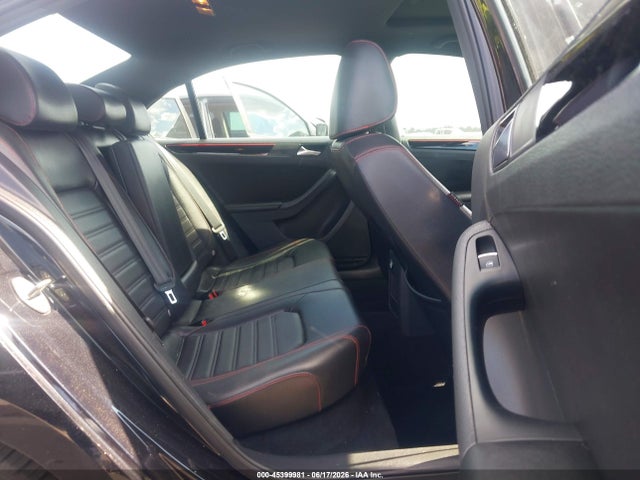 صورة 8 لـ 2016 Volkswagen JETTA 2.0T GLI SEL