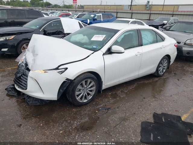2017 Toyota CAMRY XLE — фото 2