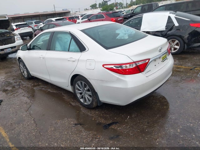 2017 Toyota CAMRY XLE — фото 3
