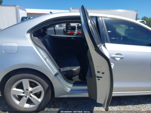 صورة 8 لـ 2013 Volkswagen JETTA 2.0L TDI