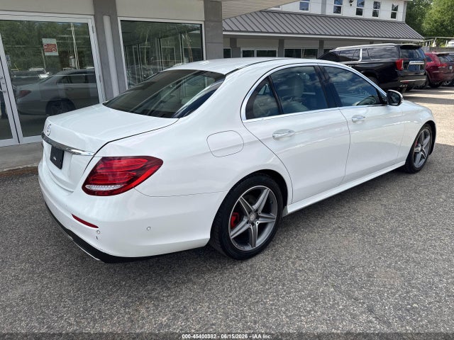 صورة 4 لـ 2017 Mercedes-BENZ E 300