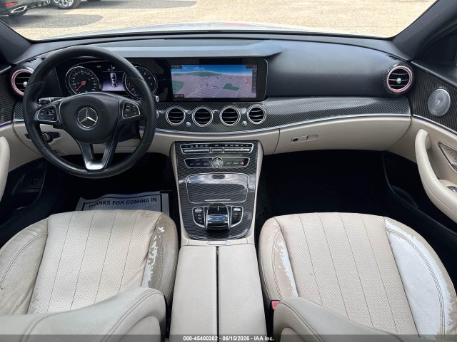 صورة 6 لـ 2017 Mercedes-BENZ E 300