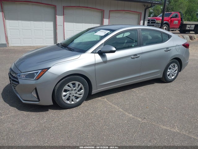 2020 Hyundai ELANTRA SE photo 2