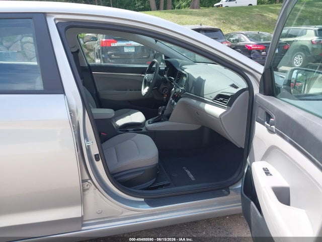 2020 Hyundai ELANTRA SE photo 5