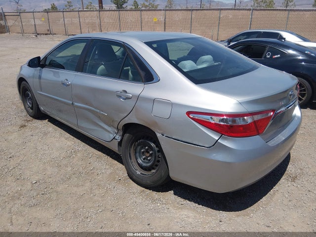 2016 Toyota CAMRY LE photo 3