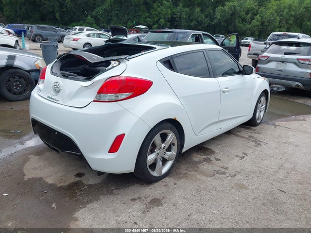 صورة 4 لـ 2014 Hyundai VELOSTER BASE W/BLACK