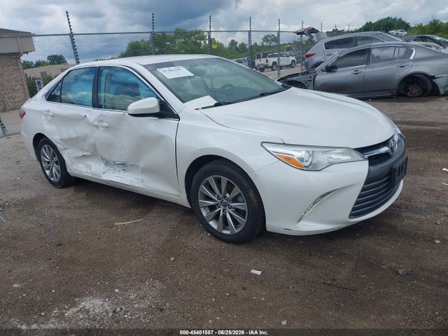 2015 TOYOTA CAMRY XLE