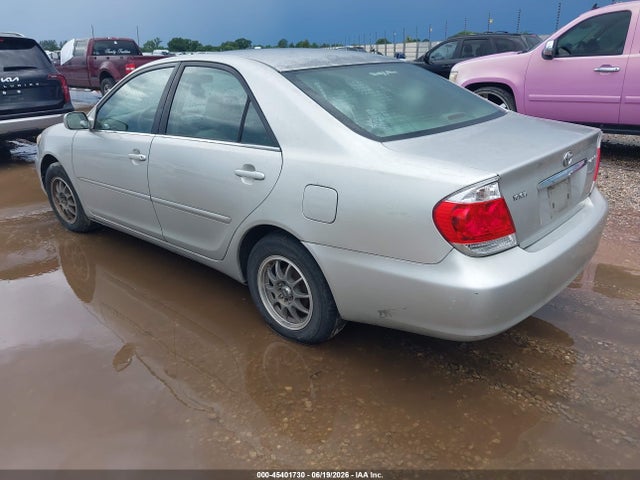 2005 Toyota CAMRY LE photo 3