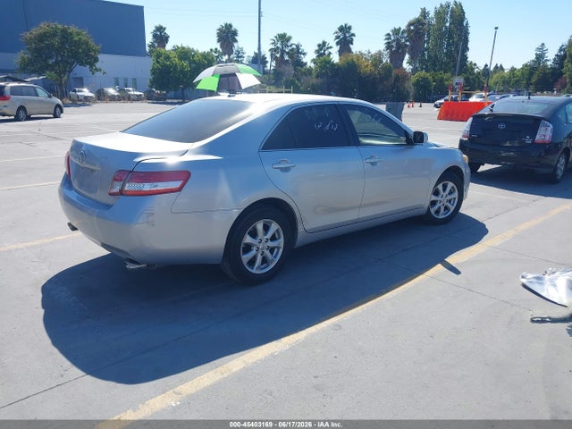 2010 Toyota CAMRY LE V6 photo 4